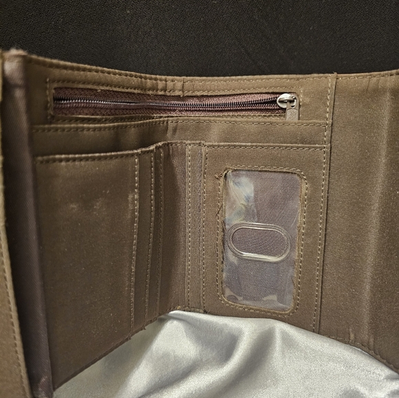 Nine West Tan Croc Embossed Wallet - Picture 8 of 11